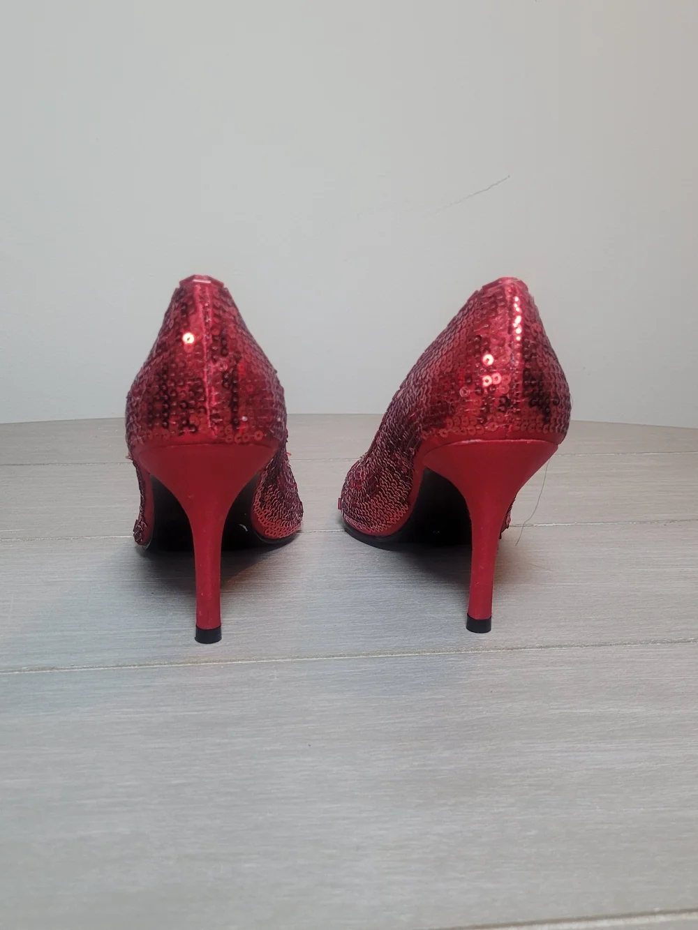 Ruby Slippers Red Sequin Pointed-Toe Women's Heels Size 9